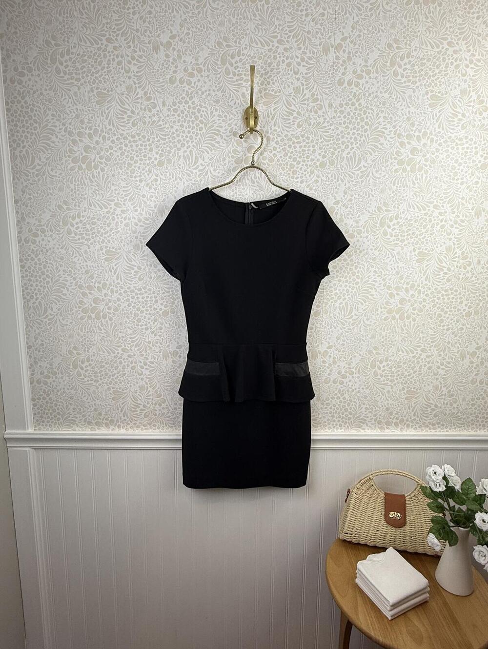 Badgley Mischka Black Peplum Waist Cap Sleeve Mini Dress - Size - 8